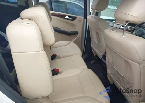 2017 Mercedes-Benz Gls 450 4Matic z USA, uszkodzony, nr VIN 4JGDF6EE8HA946436